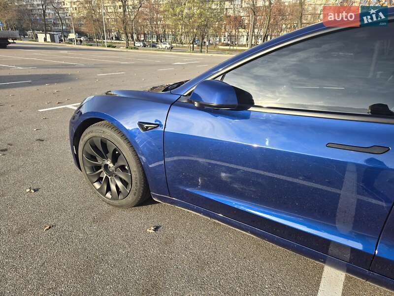 Седан Tesla Model 3 2022 в Киеве