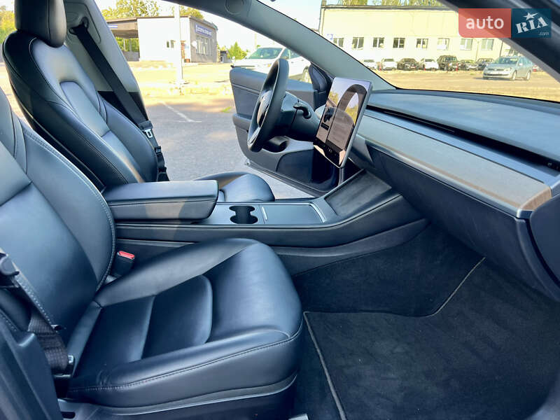 Седан Tesla Model 3 2021 в Рівному