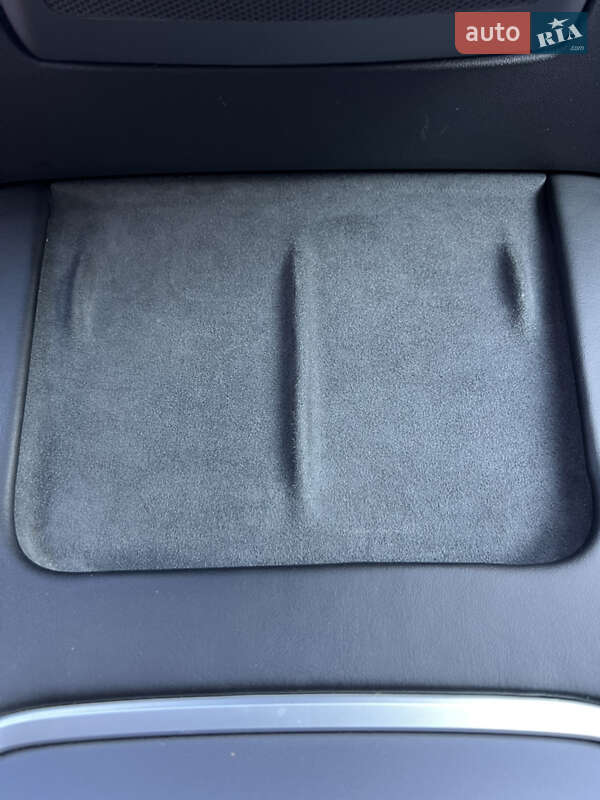 Седан Tesla Model 3 2021 в Рівному