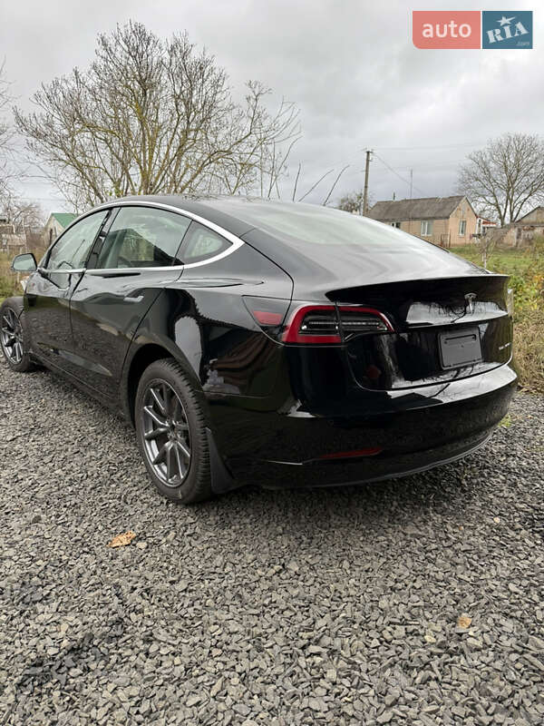 Седан Tesla Model 3 2020 в Луцьку