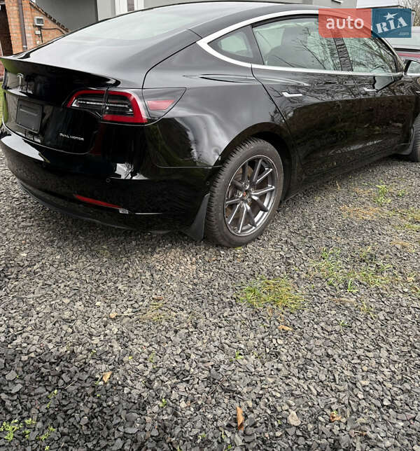 Седан Tesla Model 3 2020 в Луцьку