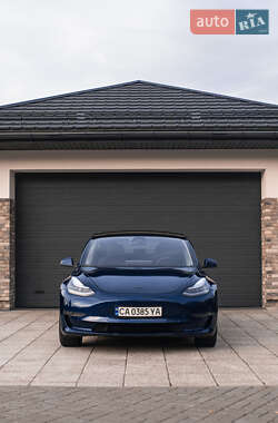 Седан Tesla Model 3 2021 в Черкасах