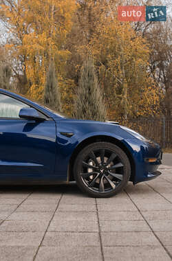 Седан Tesla Model 3 2021 в Черкассах