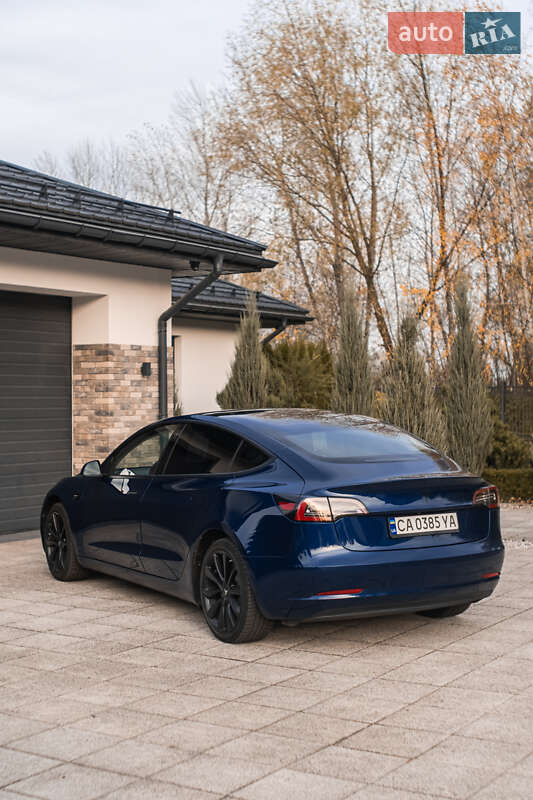 Седан Tesla Model 3 2021 в Черкасах