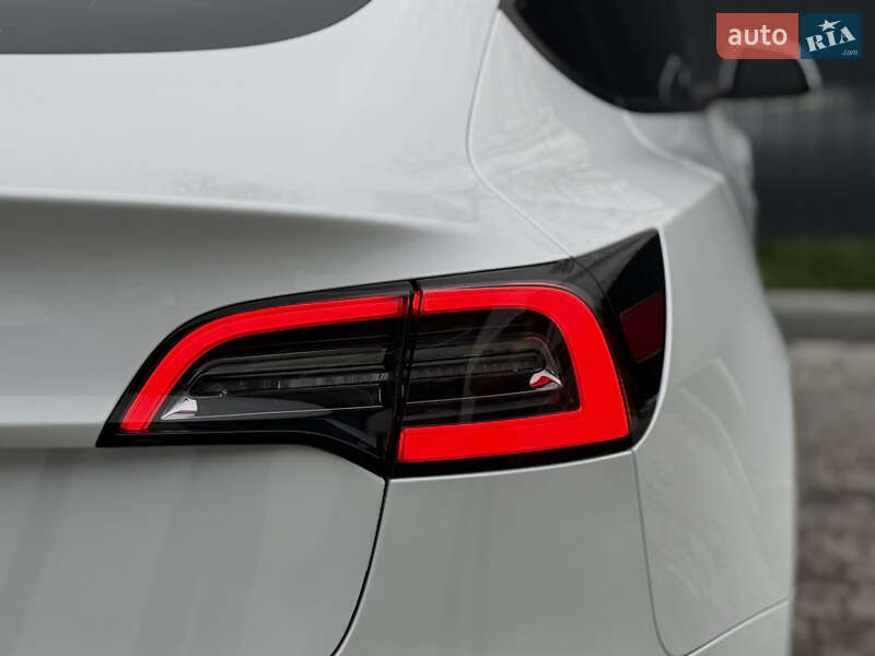 Седан Tesla Model 3 2023 в Львове фото 29 Седан Tesla Model 3 2023 в Львове