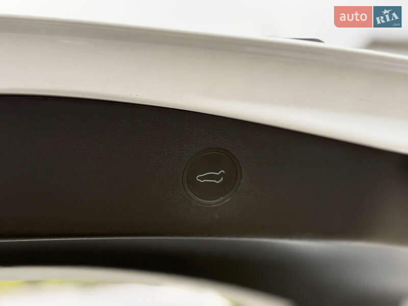 Седан Tesla Model 3 2023 в Львове фото 39 Седан Tesla Model 3 2023 в Львове