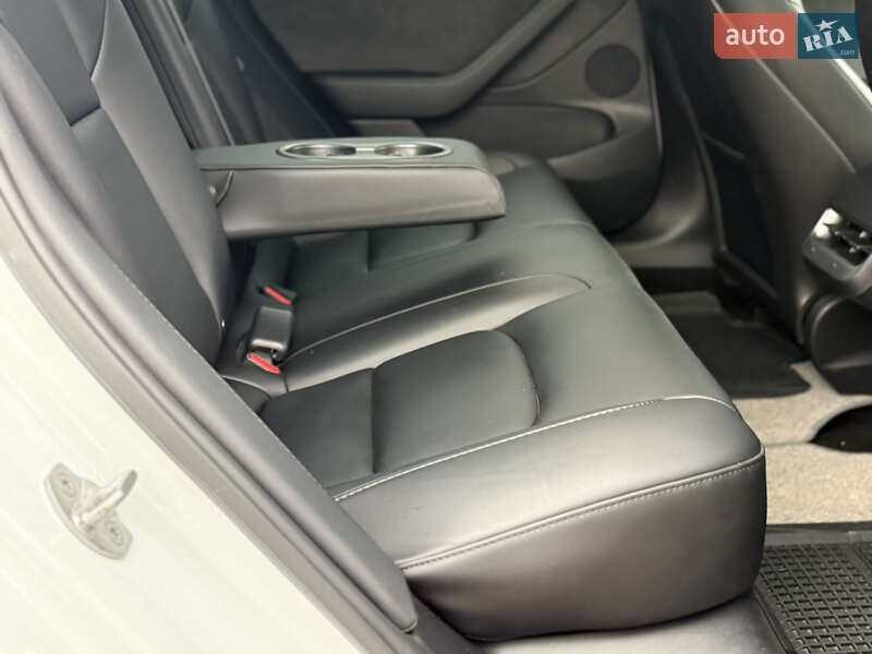 Седан Tesla Model 3 2023 в Львове фото 44 Седан Tesla Model 3 2023 в Львове