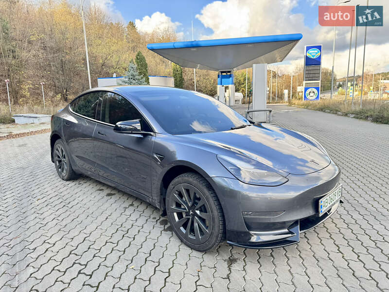 Седан Tesla Model 3 2021 в Могилев-Подольске