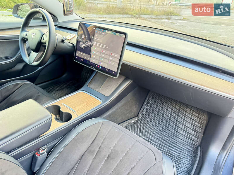 Седан Tesla Model 3 2021 в Могилев-Подольске