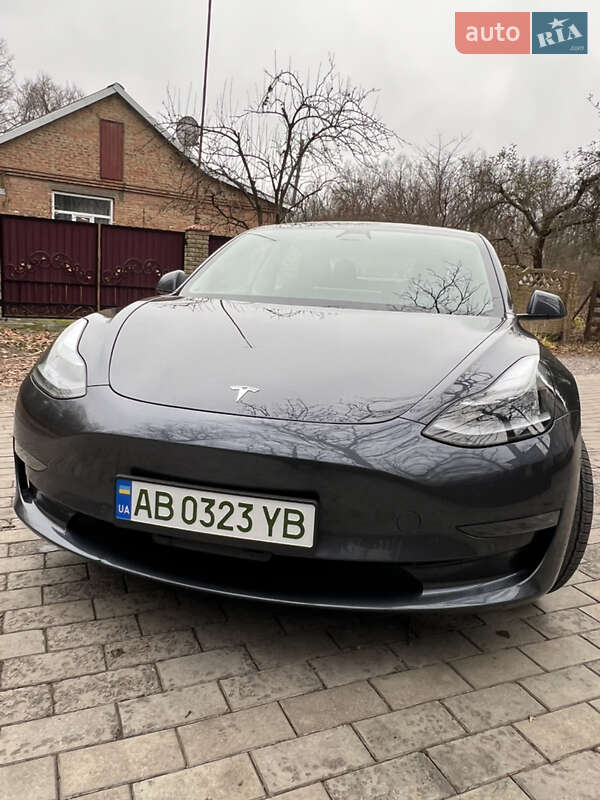 Седан Tesla Model 3 2021 в Киеве