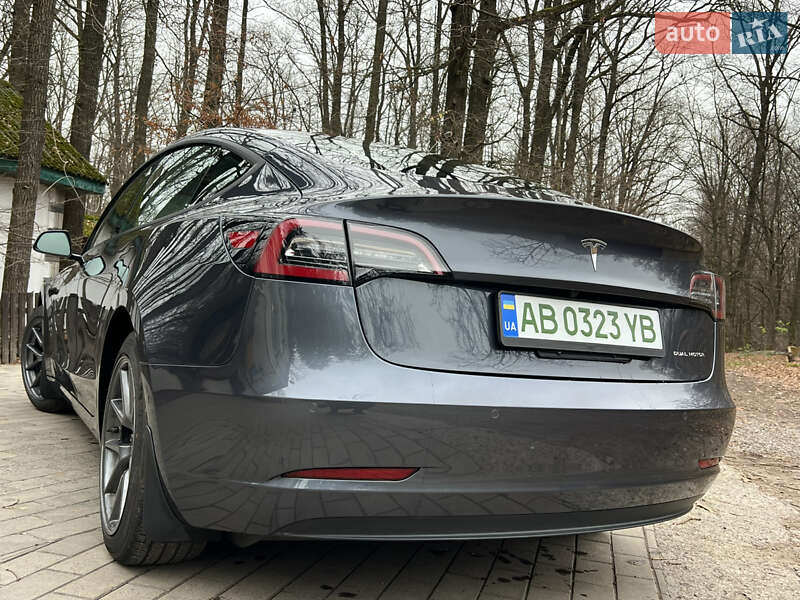 Седан Tesla Model 3 2021 в Киеве