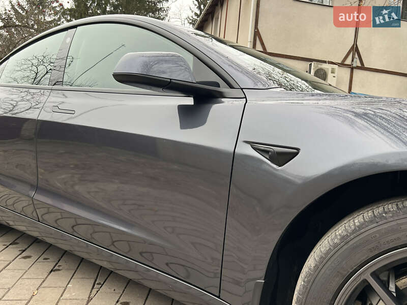 Седан Tesla Model 3 2021 в Киеве