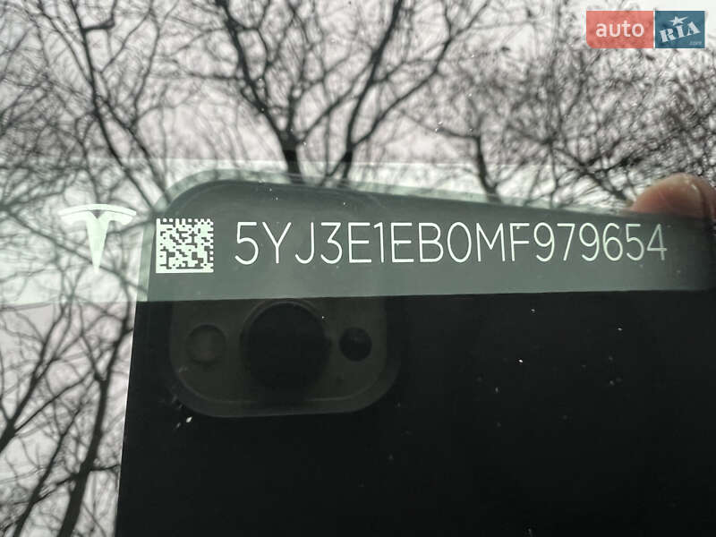 Седан Tesla Model 3 2021 в Киеве