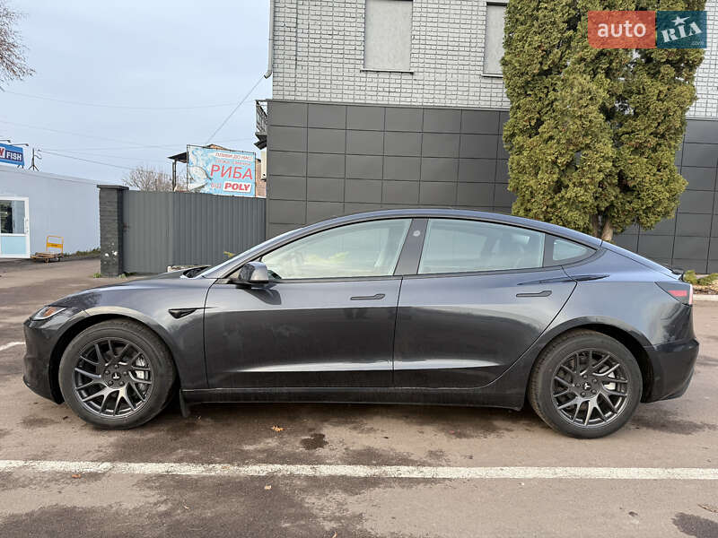 Седан Tesla Model 3 2024 в Киеве фото 22 Седан Tesla Model 3 2024 в Киеве