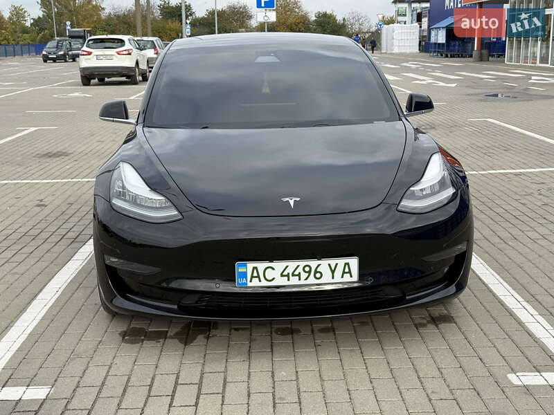 Седан Tesla Model 3 2019 в Нововолинську