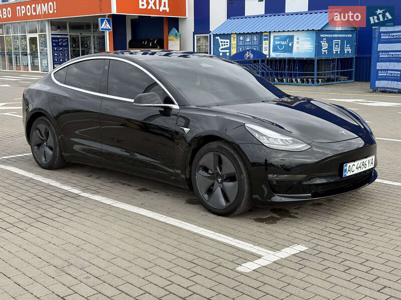 Седан Tesla Model 3 2019 в Нововолинську