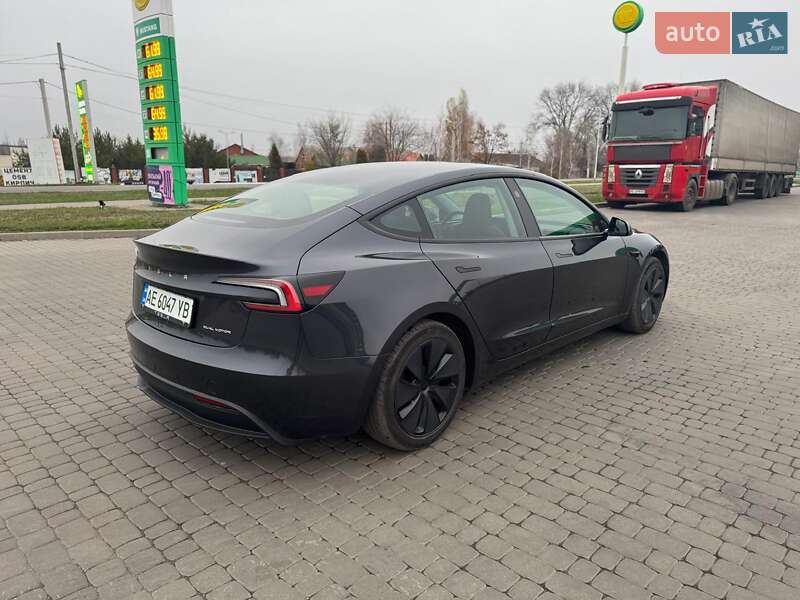 Седан Tesla Model 3 2024 в Новомосковске