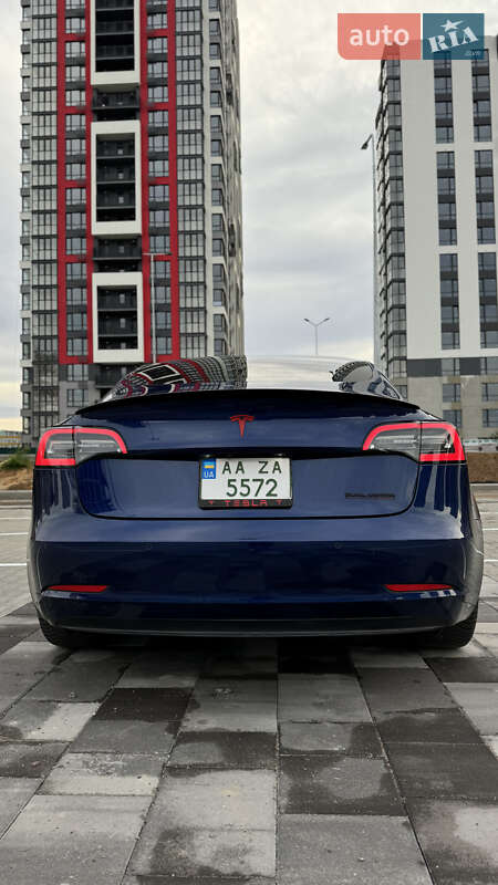 Седан Tesla Model 3 2018 в Києві