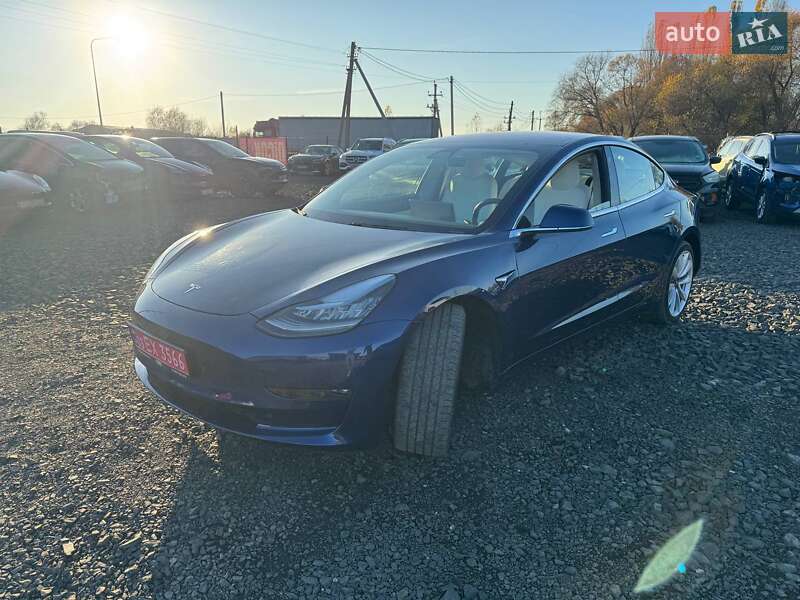 Седан Tesla Model 3 2018 в Луцьку