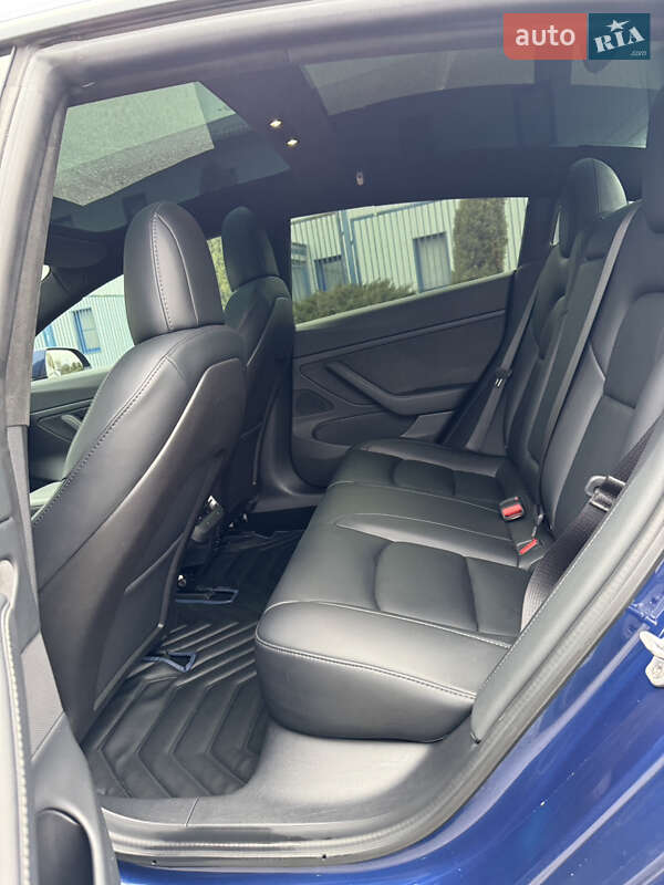 Седан Tesla Model 3 2020 в Днепре