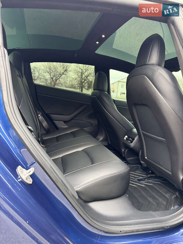 Седан Tesla Model 3 2020 в Днепре