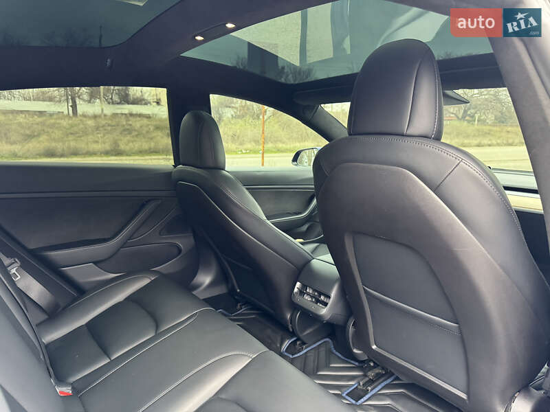 Седан Tesla Model 3 2020 в Днепре