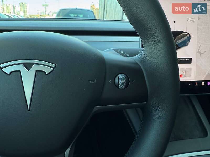 Седан Tesla Model 3 2020 в Києві