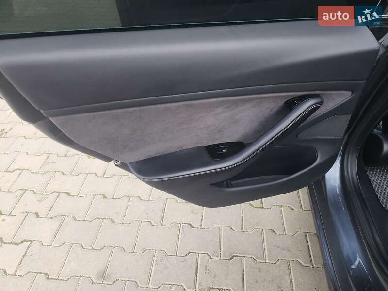 Седан Tesla Model 3 2018 в Одесі фото 11 Седан Tesla Model 3 2018 в Одесі