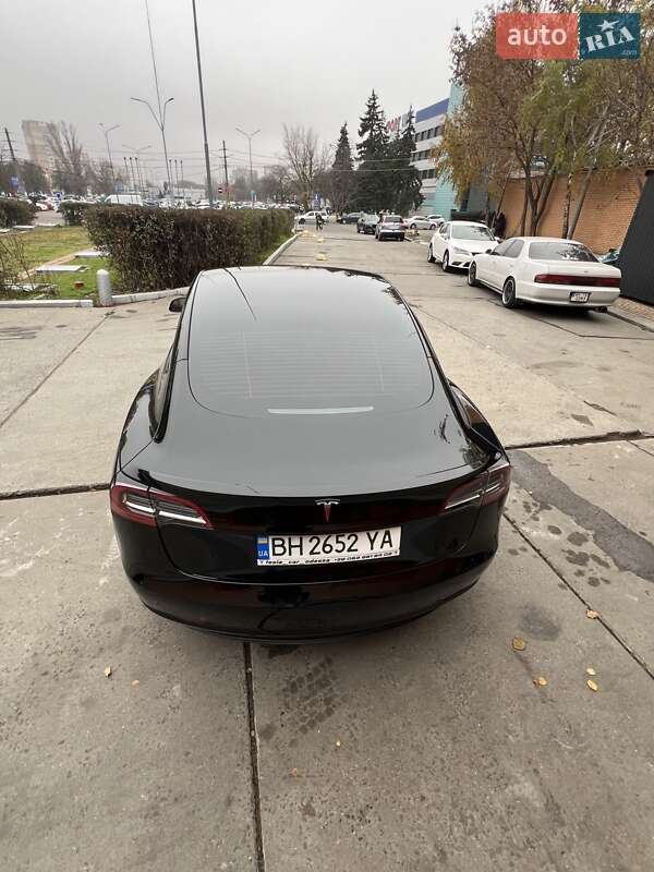 Седан Tesla Model 3 2023 в Одесі