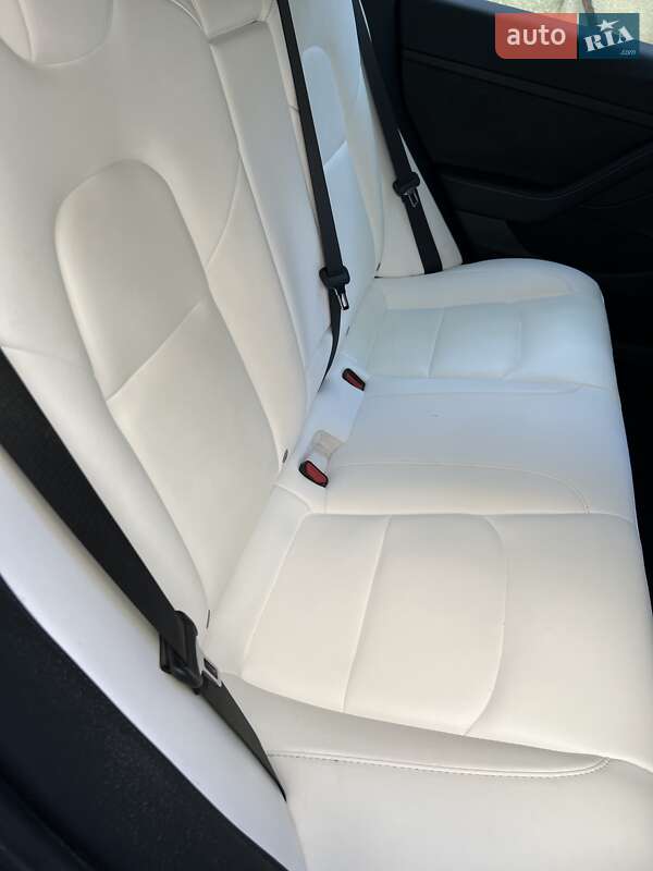 Седан Tesla Model 3 2023 в Одесі