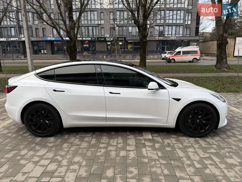 Седан Tesla Model 3 2021 в Ужгороде фото 38 Седан Tesla Model 3 2021 в Ужгороде