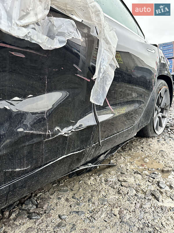 Седан Tesla Model 3 2019 в Львові