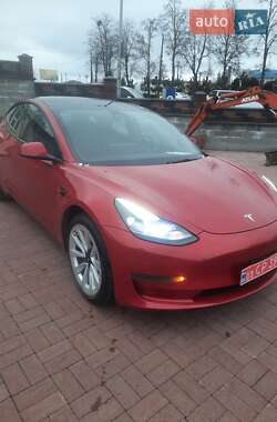 Седан Tesla Model 3 2022 в Ровно