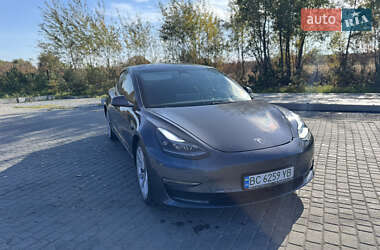 Седан Tesla Model 3 2021 в Львові