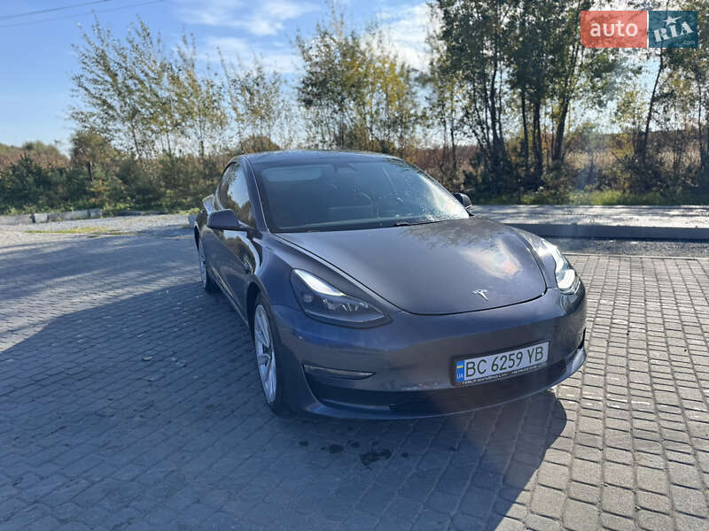 Седан Tesla Model 3 2021 в Львові