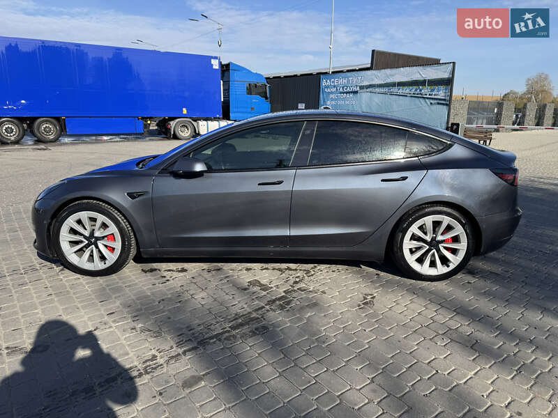 Седан Tesla Model 3 2021 в Львові