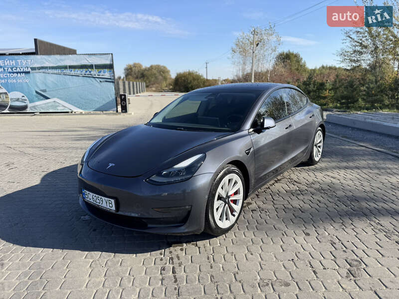 Седан Tesla Model 3 2021 в Львові