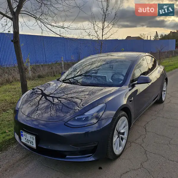 Tesla Model 3 2022