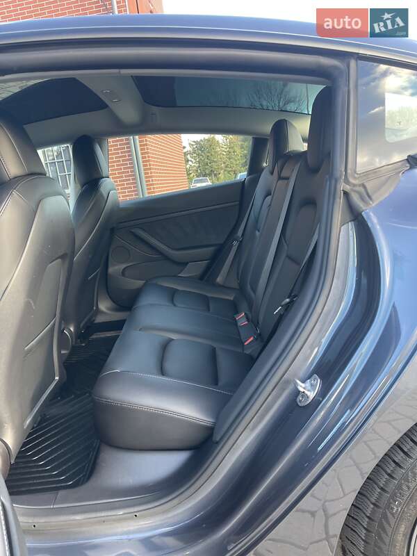 Седан Tesla Model 3 2022 в Львове фото 44 Седан Tesla Model 3 2022 в Львове