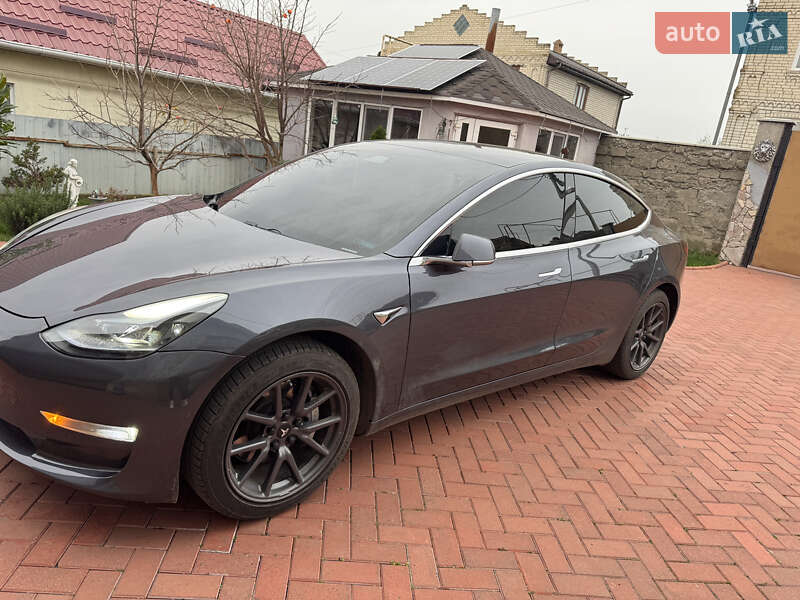 Седан Tesla Model 3 2019 в Одесі