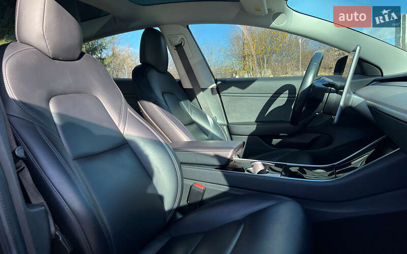 Седан Tesla Model 3 2018 в Львове фото 20 Седан Tesla Model 3 2018 в Львове