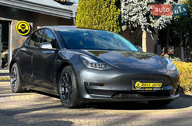 Седан Tesla Model 3 2018 в Львові