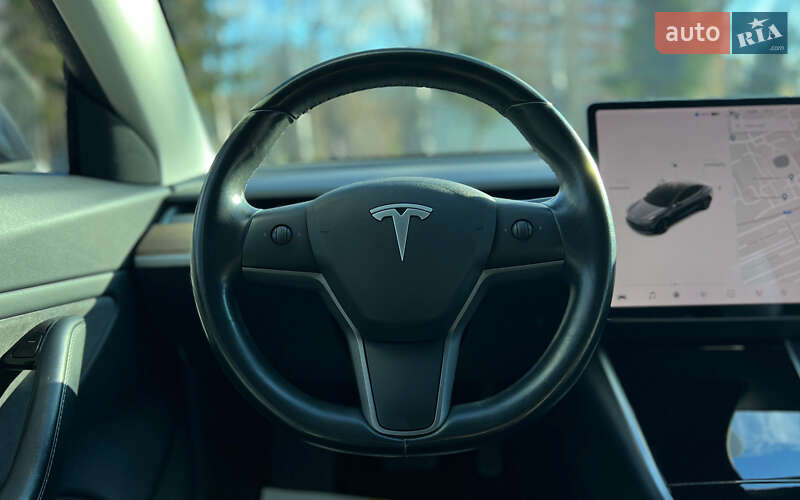 Седан Tesla Model 3 2018 в Львове фото 32 Седан Tesla Model 3 2018 в Львове