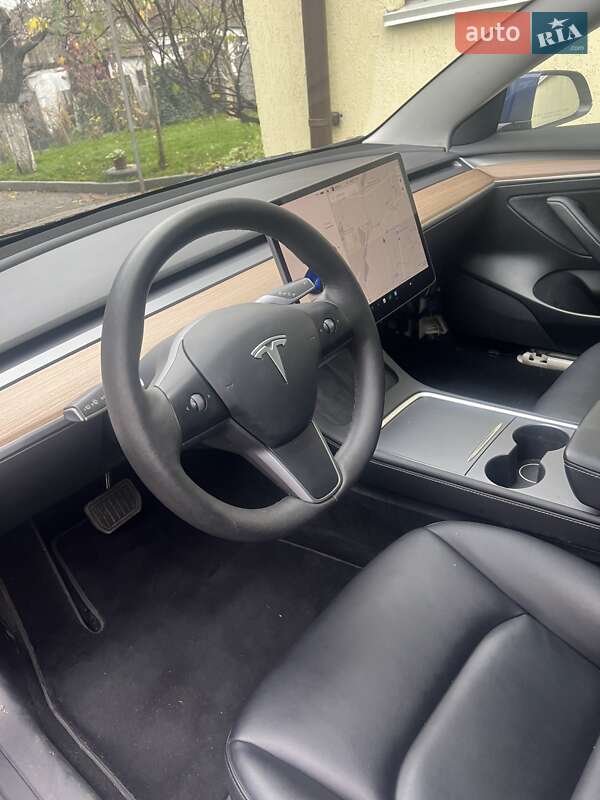 Седан Tesla Model 3 2023 в Житомире