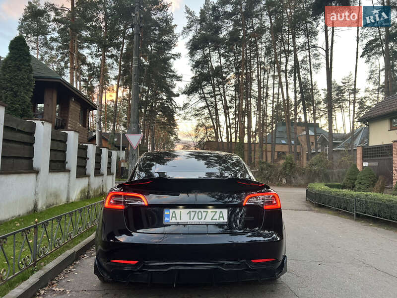 Седан Tesla Model 3 2018 в Ірпені
