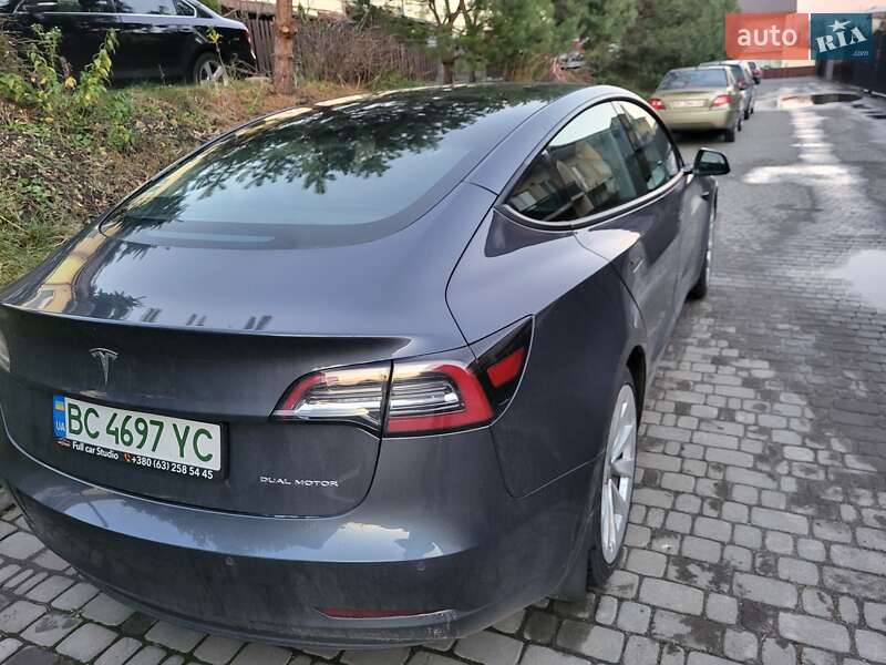 Седан Tesla Model 3 2020 в Львове