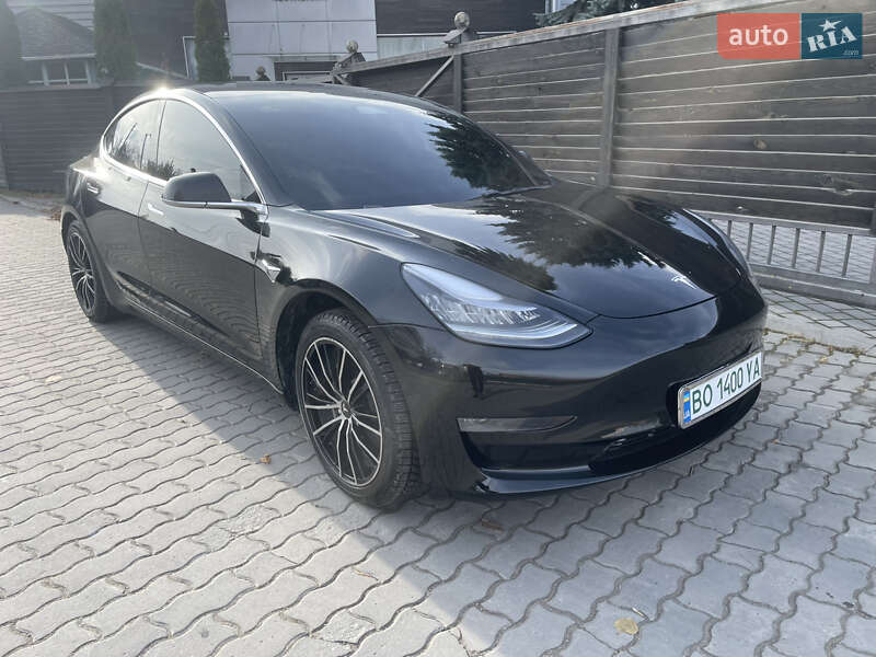 Седан Tesla Model 3 2019 в Тернополе