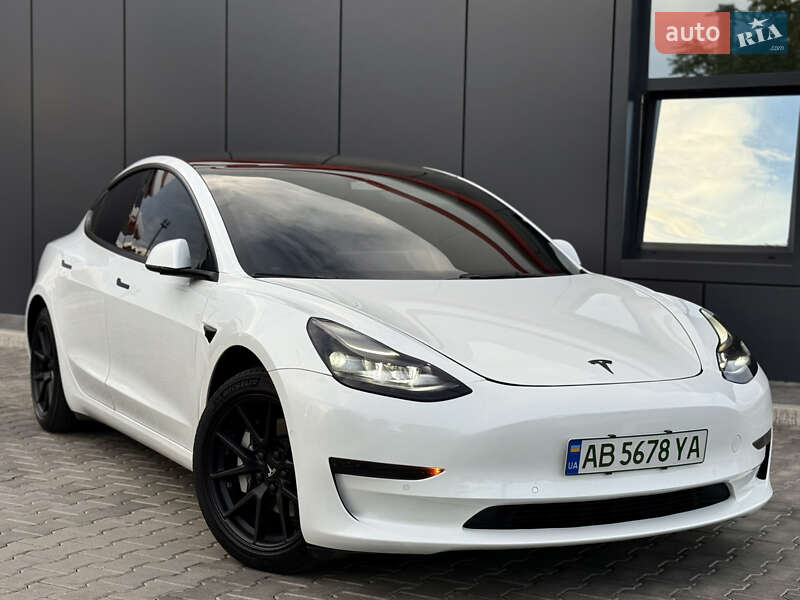 Седан Tesla Model 3 2022 в Кривом Роге