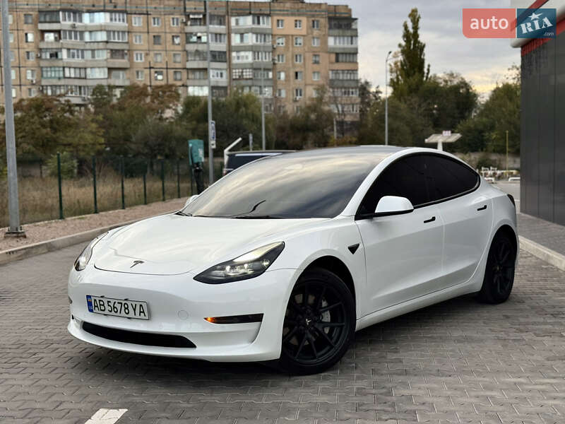 Седан Tesla Model 3 2022 в Кривом Роге