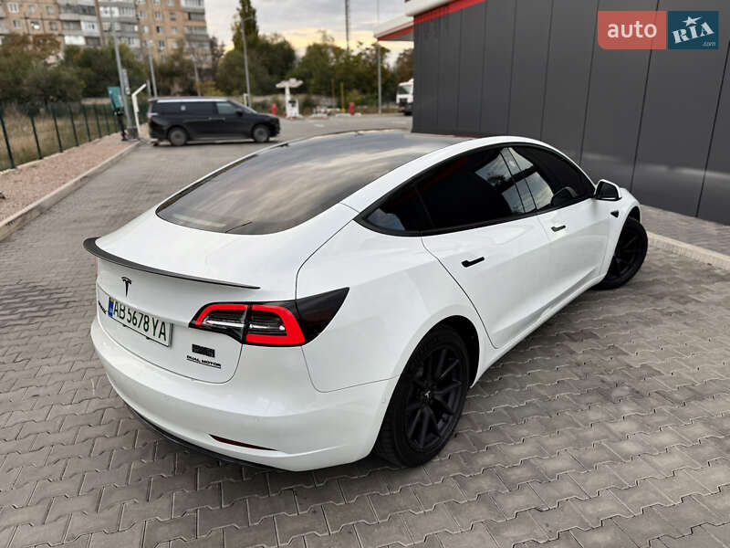 Седан Tesla Model 3 2022 в Кривом Роге